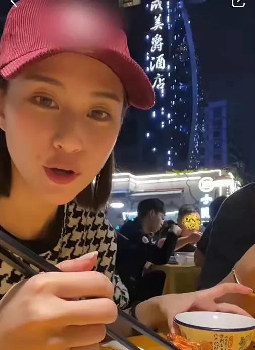 娱乐吃瓜大花和艺人,大花与艺人之间的精彩碰撞